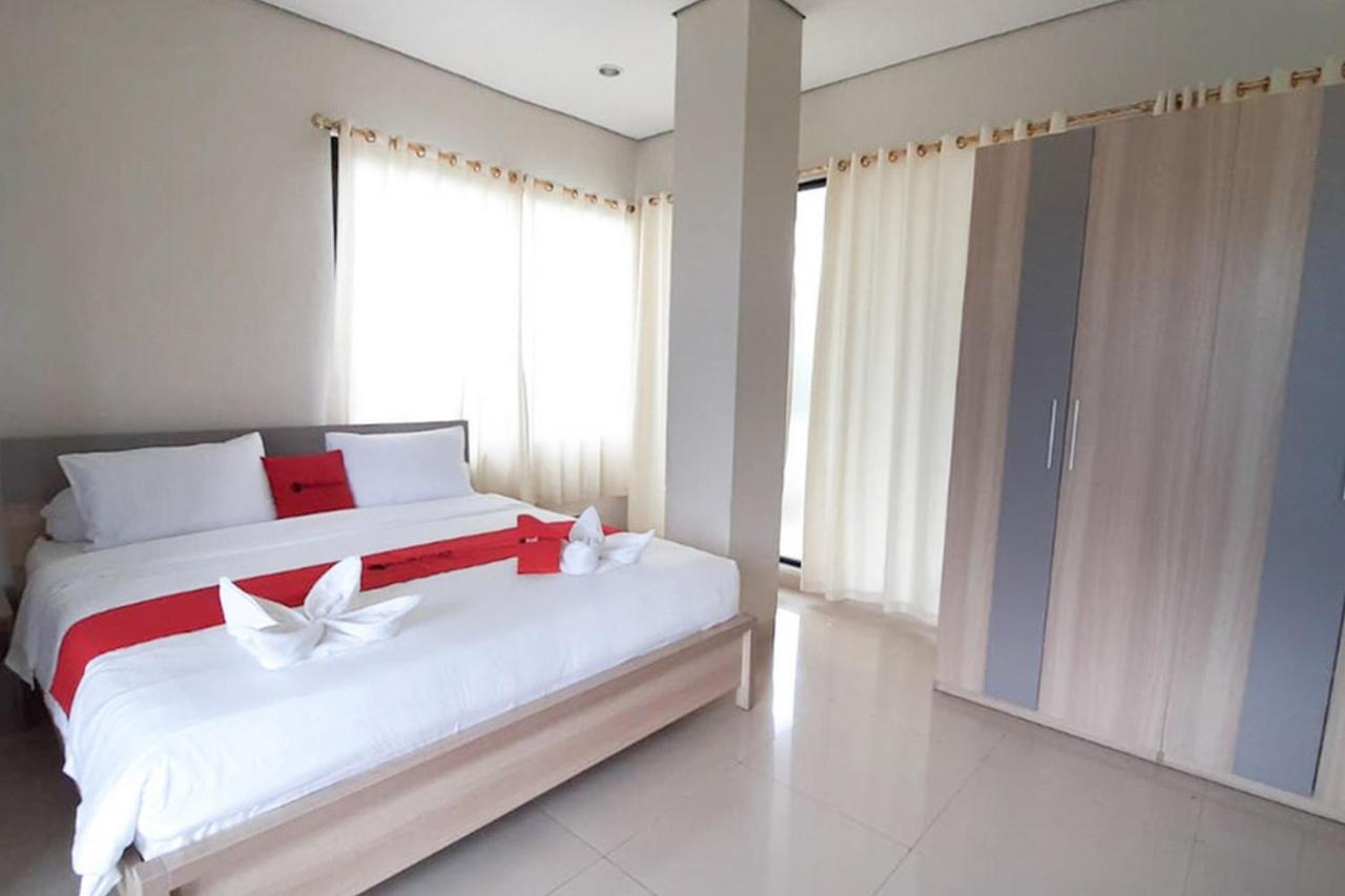 Reddoorz Plus @ Bitung City Center Экстерьер фото