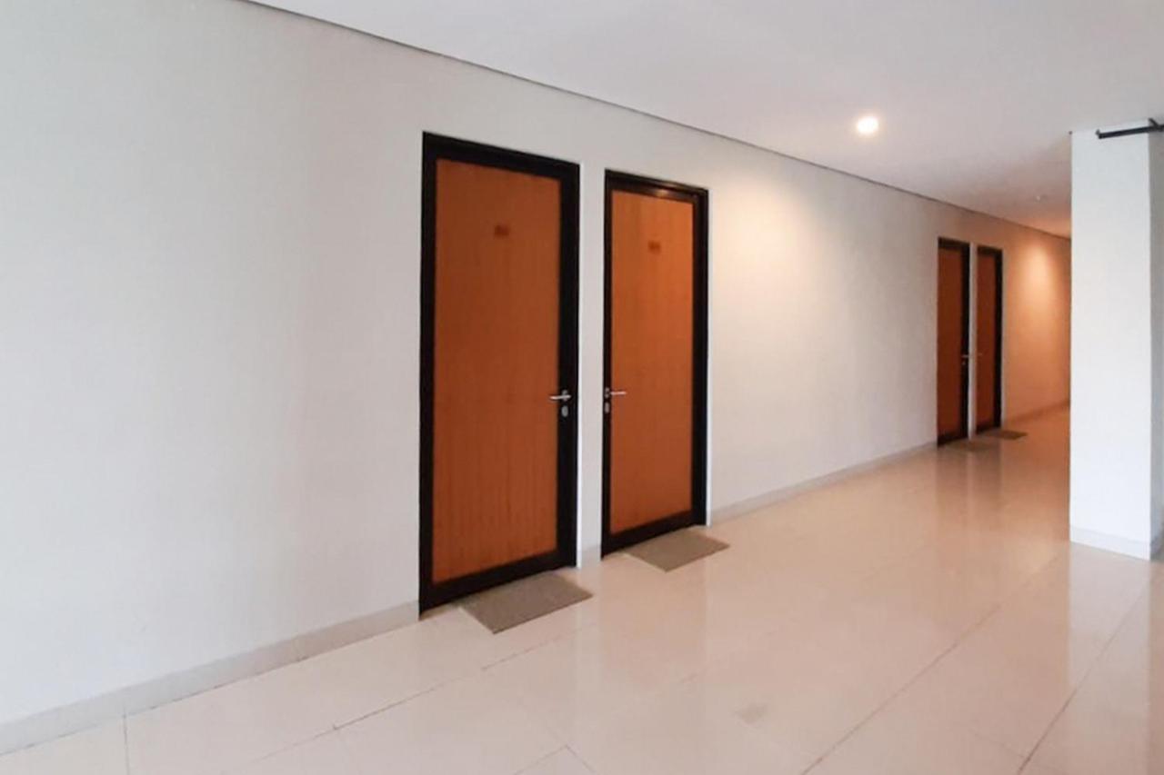Reddoorz Plus @ Bitung City Center Экстерьер фото